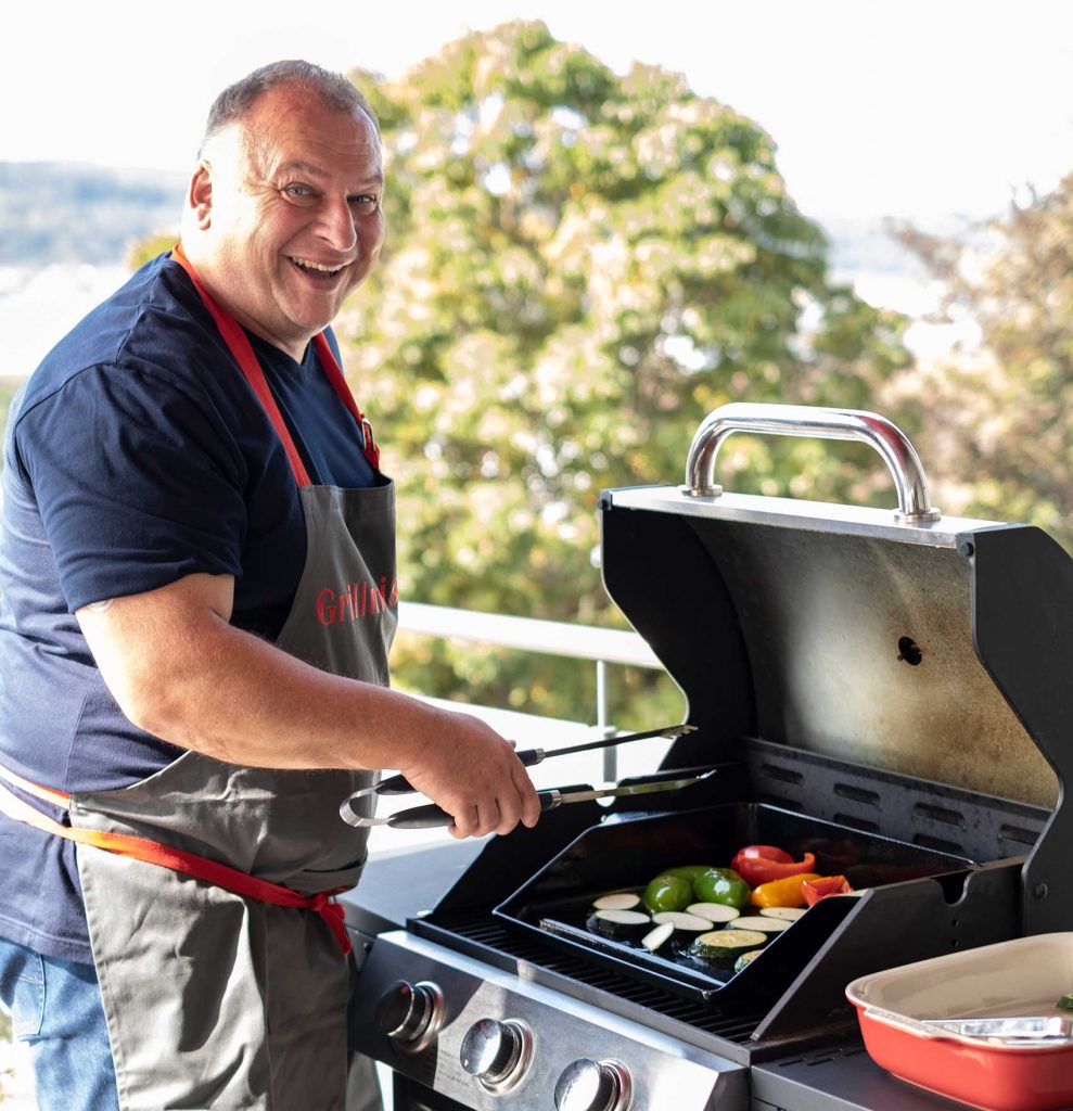 Achim am Grill